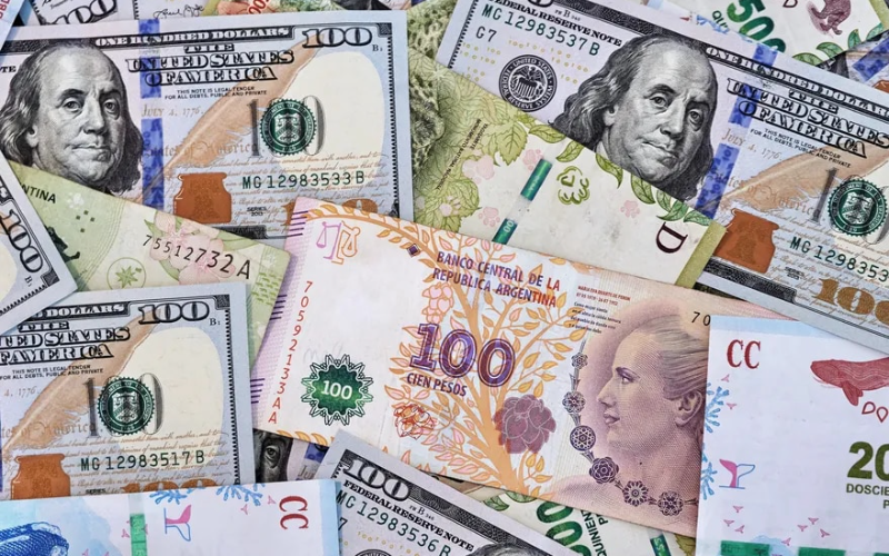 Alquileres: ¿Es legal firmar un contrato en dólares y cuáles son los riesgos para propietarios e inquilinos?