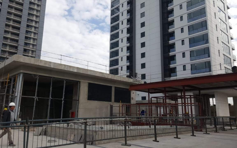 El mercado inmobiliario aún no se percibe el piso de la baja de los precios en dólares