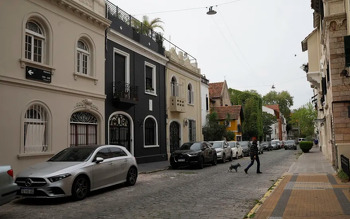 Propiedades. La zona reconocida como el “Barrio Parque de Belgrano”, un enclave de mansiones, embajadas y el pasaje más europeo de Buenos Aires